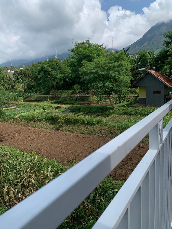 Kayz Villa Batu dengan Kolam Renang Pribadi Luaran gambar
