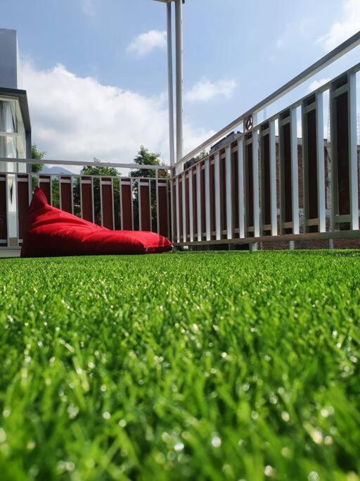 Kayz Villa Batu dengan Kolam Renang Pribadi Luaran gambar