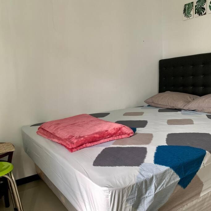 Kayz Villa Batu dengan Kolam Renang Pribadi Luaran gambar